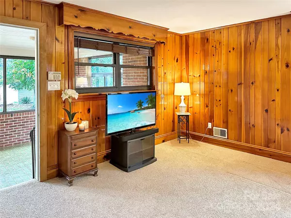 Connelly Springs, NC 28612,8031 George Hildebran School RD