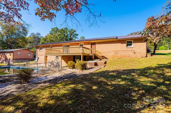 Hickory, NC 28601,2009 Sleepy Hollow DR