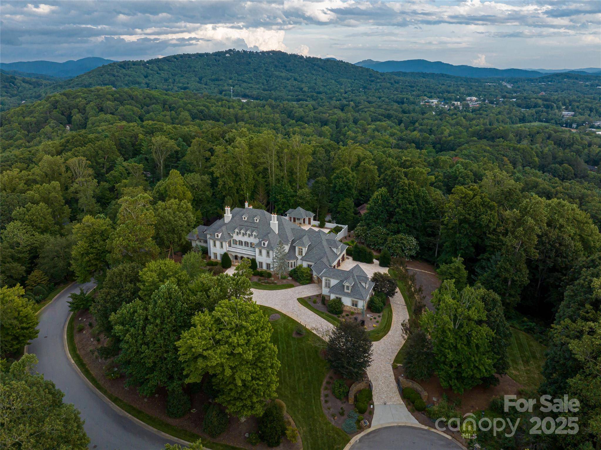 Asheville, NC 28803,316 S Braeside CT