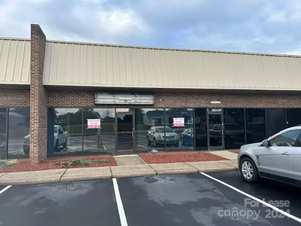 527 N Polk ST, Pineville, NC 28134