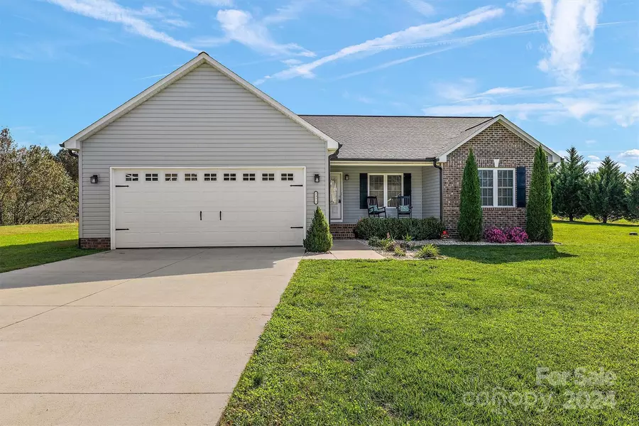 2372 Mintew CIR, Lincolnton, NC 28092