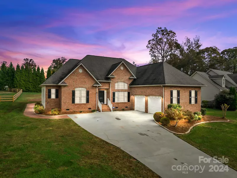 412 Autumnlight DR, Salisbury, NC 28147