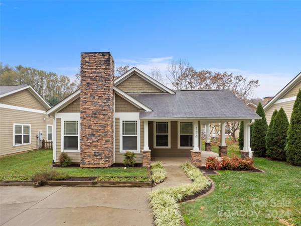 136 Lower Grassy Branch RD, Asheville, NC 28805