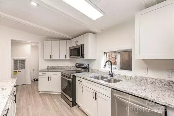 Stanley, NC 28164,130 Old Lowesville RD