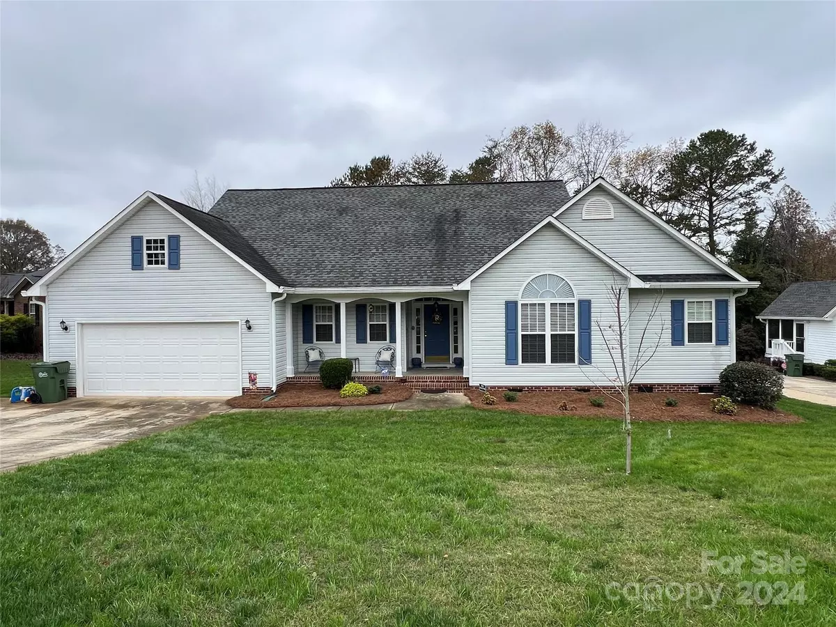 Mount Holly, NC 28120,125 Silver Birch LN