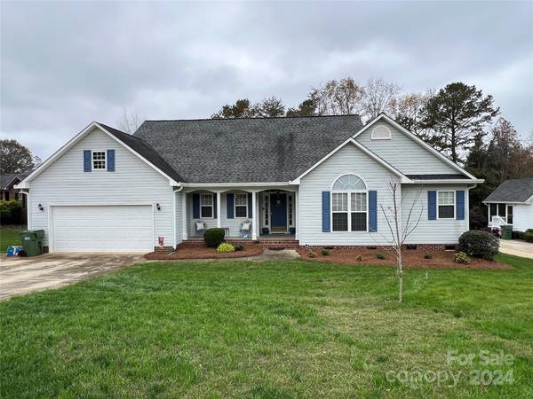 125 Silver Birch LN, Mount Holly, NC 28120