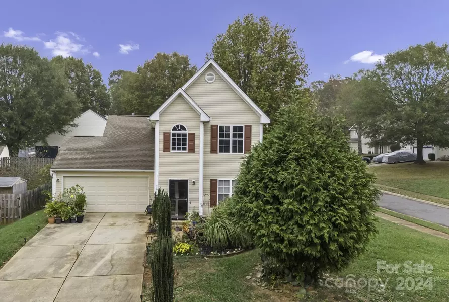 7633 Shiny Meadow LN, Charlotte, NC 28215