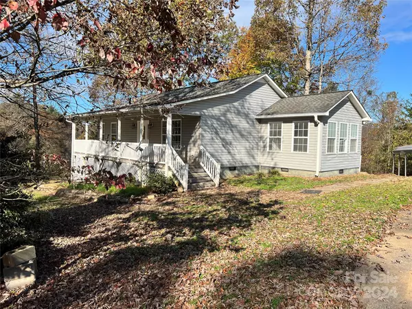 374 Deer LN, Union Grove, NC 28689