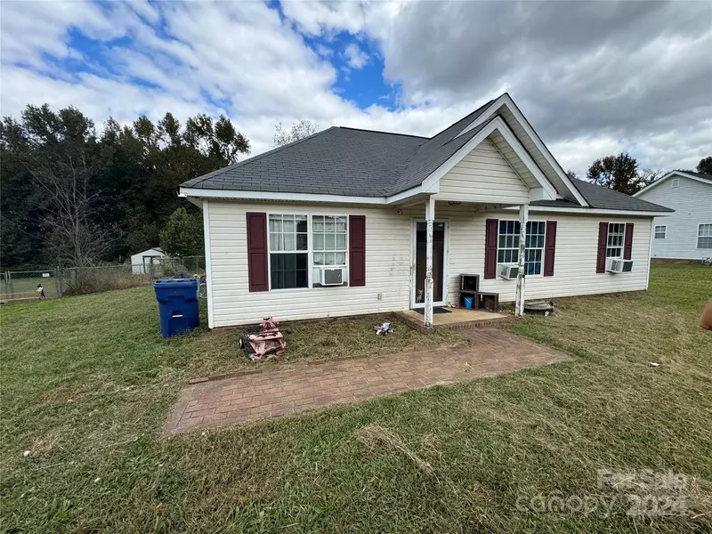 1002 Crescent WAY, Wingate, NC 28174