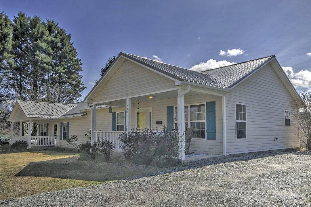 251 & 253 Ashworth AVE, Brevard, NC 28712