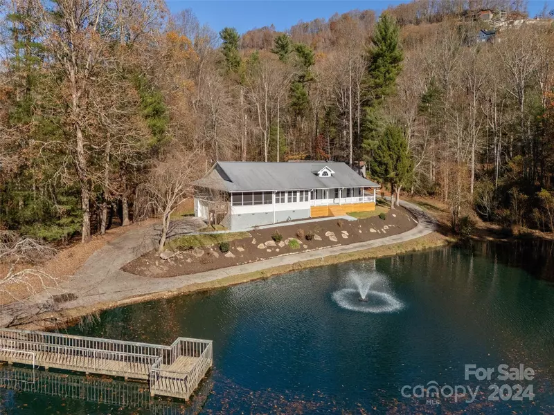 530 Stoney Mountain RD, Hendersonville, NC 28791