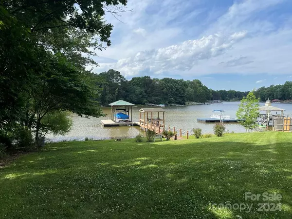 Sherrills Ford, NC 28673,6778 Emerald Isle DR