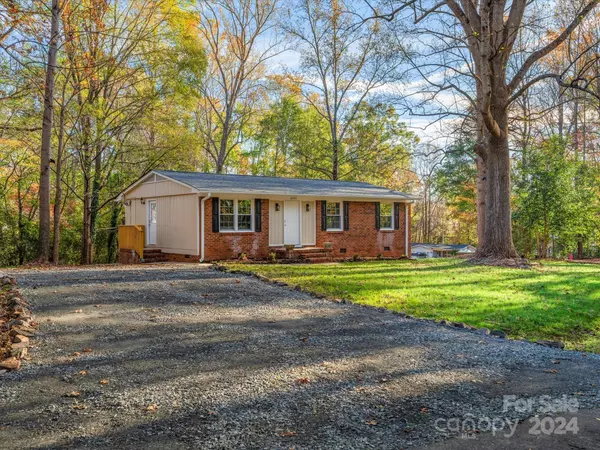 Charlotte, NC 28278,8745 Pine Tree CIR