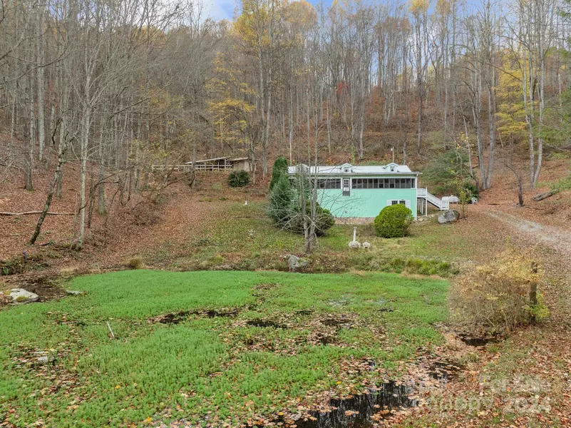 61 Doe LOOP, Hot Springs, NC 28743