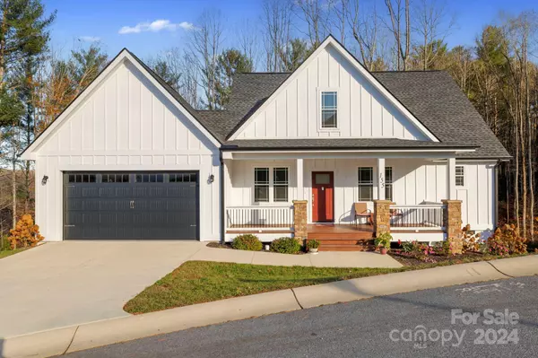 155 Hayes Ridge LN, Mills River, NC 28759