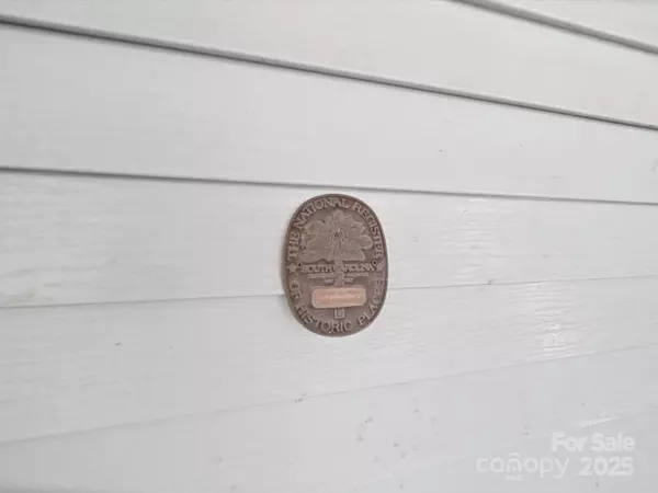 Chester, SC 29706,154 W End ST