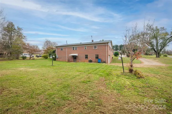 Lenoir, NC 28645,2559 Sweetbriar CIR