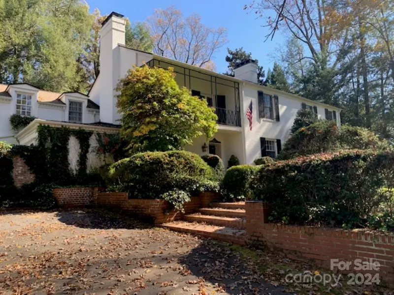 4 Greenwood RD, Asheville, NC 28803