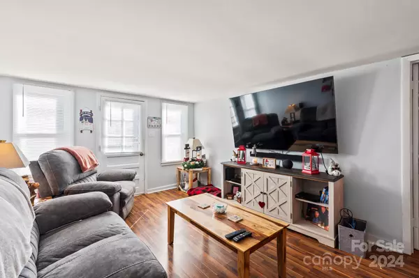 King, NC 27021,109 Star View DR