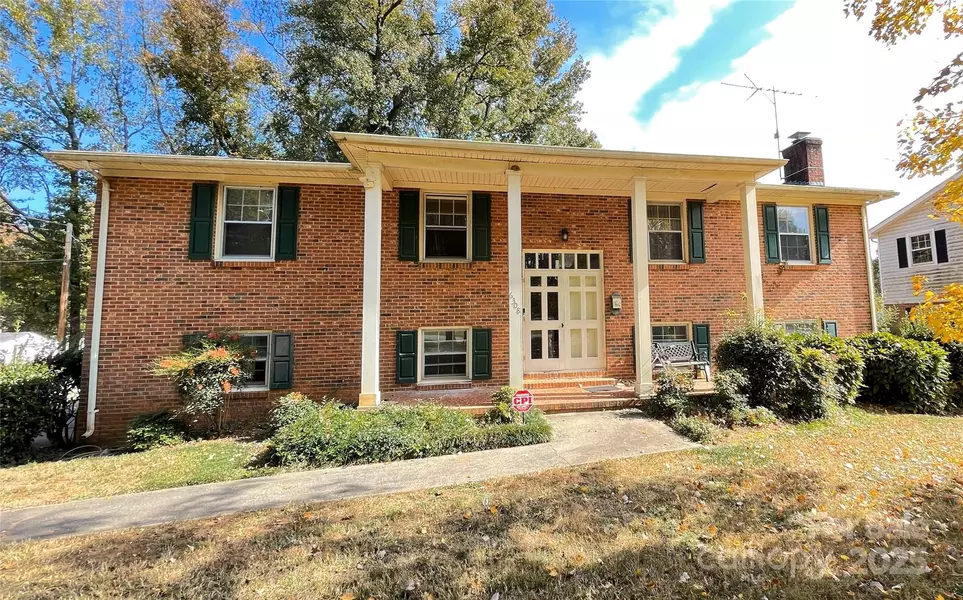 6308 E Lake Forest RD E #2, Charlotte, NC 28227