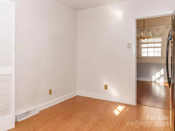 Charlotte, NC 28226,6925 Lancer DR