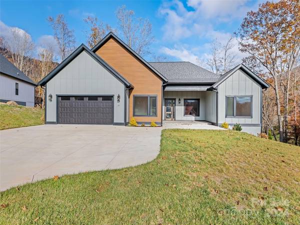 24 Slate DR, Candler, NC 28715