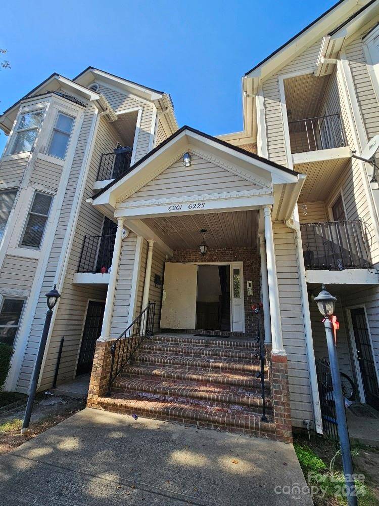 6217 Rosecroft DR, Charlotte, NC 28215