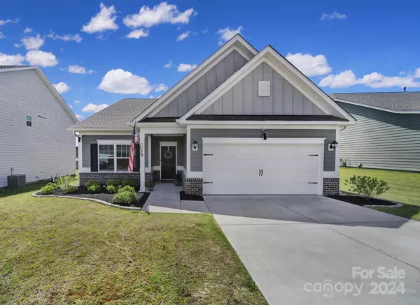 325 Ox Bow CIR, Mount Holly, NC 28120