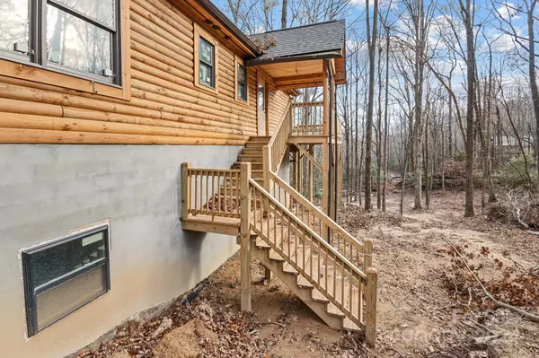 Hendersonville, NC 28792,416 Whiteside TRL