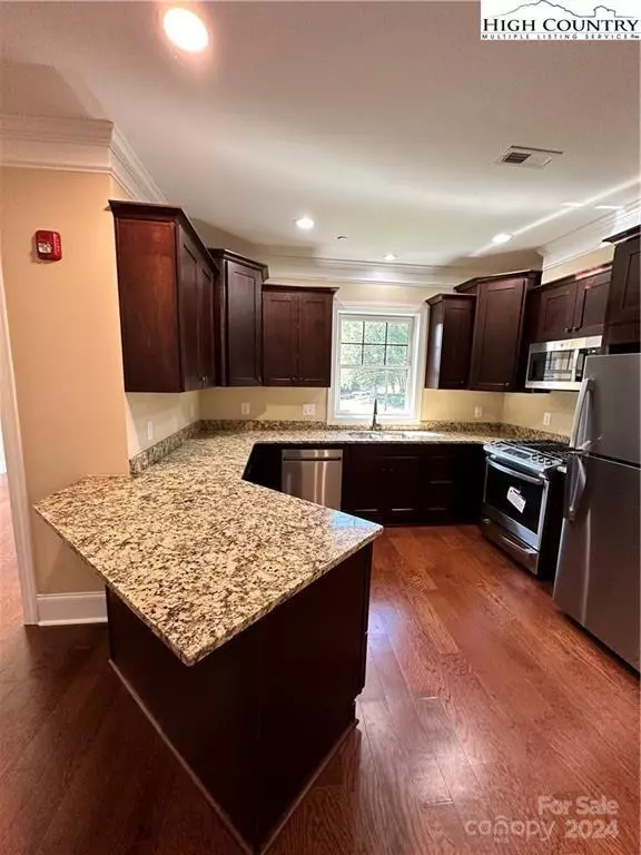 Boone, NC 28607,155 Gateway DR #101