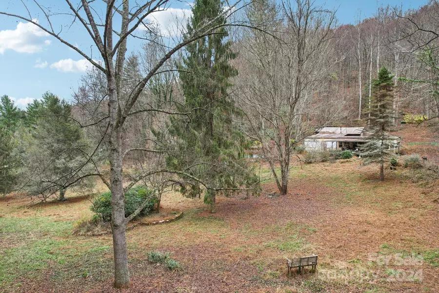 459 Leming LN, Waynesville, NC 28785