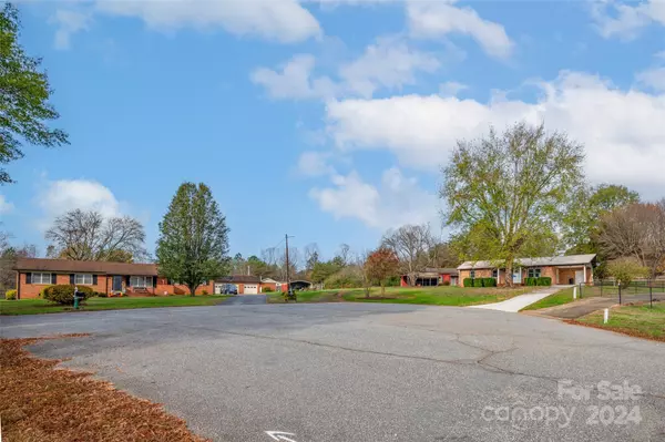 Statesville, NC 28625,130 Island Park LN