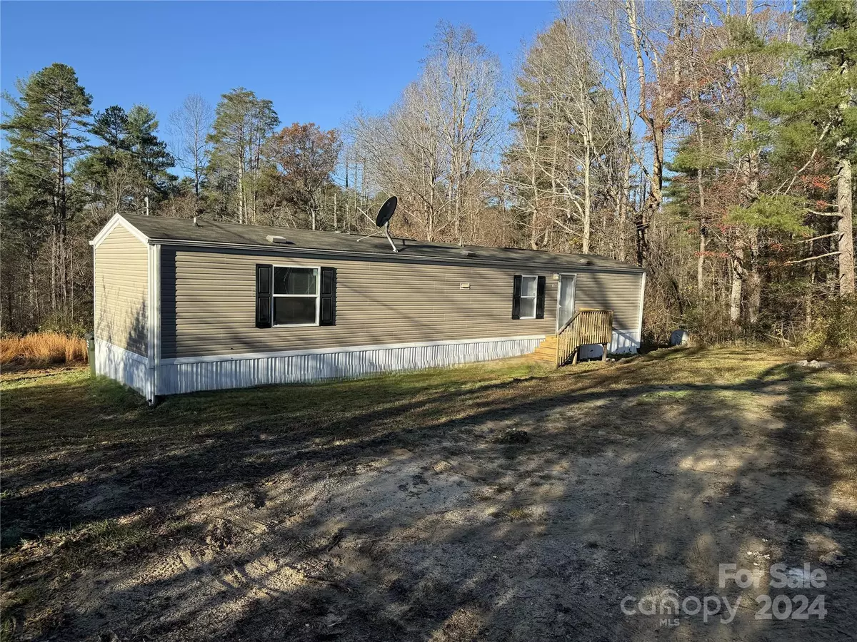 Hendersonville, NC 28792,38 Blanche Carlisle LN