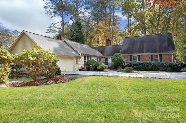 108 Saddle Ridge RD, Chapel Hill, NC 27514