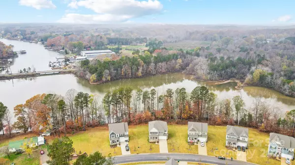183 Hamptons Cove RD, Troutman, NC 28166