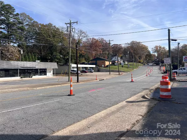Hickory, NC 28601,941 3rd AVE NW