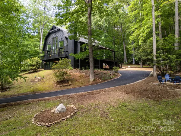 50 Turkey Trot LN, Burnsville, NC 28714