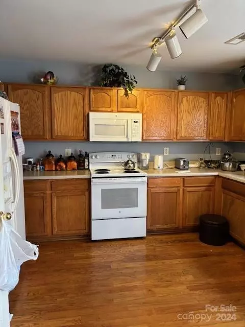 Charlotte, NC 28215,4720 Meadowfield RD #38