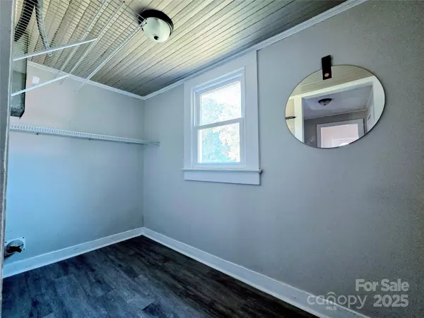 Kannapolis, NC 28083,606 Carver ST