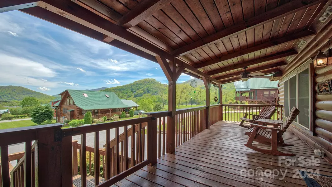 31 Contentment TRL, Maggie Valley, NC 28751