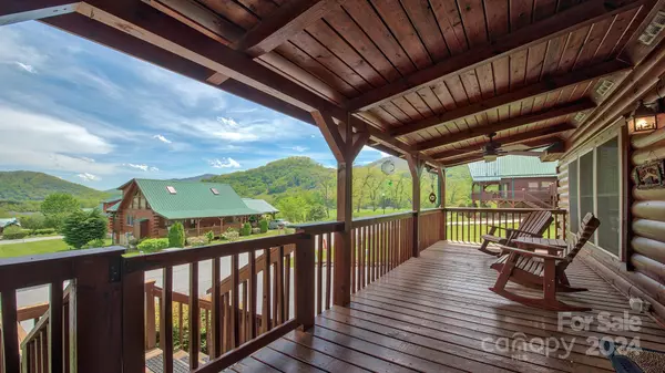 31 Contentment TRL, Maggie Valley, NC 28751