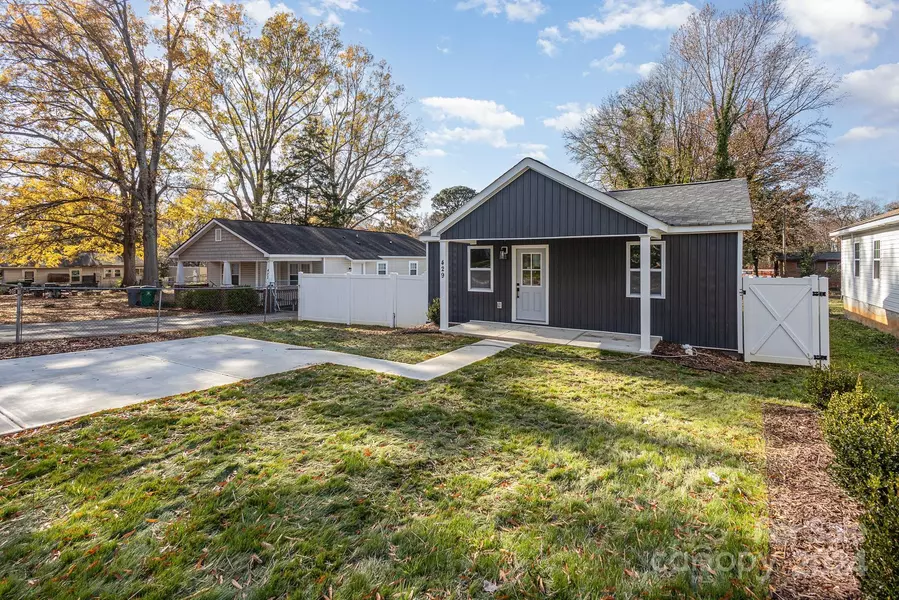 429 Dare DR, Charlotte, NC 28206