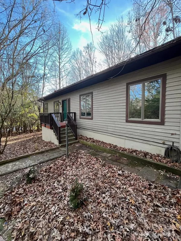 Brevard, NC 28712,163 Dalonigei CT #055/08