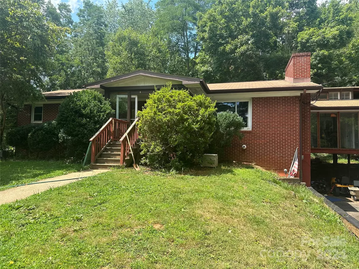 Asheville, NC 28806,30 Garden CIR