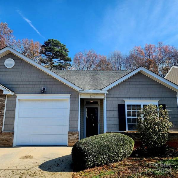 3116 Village Glen LN, Charlotte, NC 28269