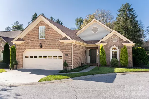 131 Glenbrook DR, Hendersonville, NC 28739