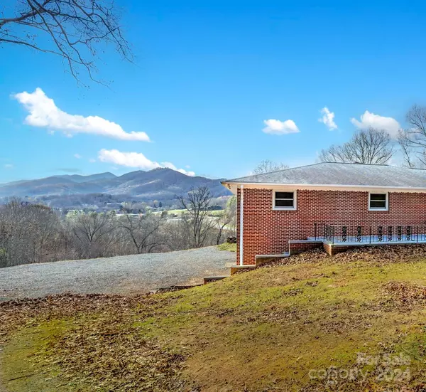 Waynesville, NC 28786,378 Monte Vista DR