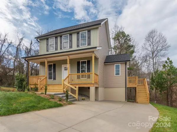 12 Westmore DR, Asheville, NC 28806