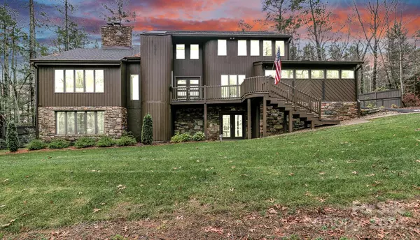 204 Riva Ridge DR,  Fairview,  NC 28730