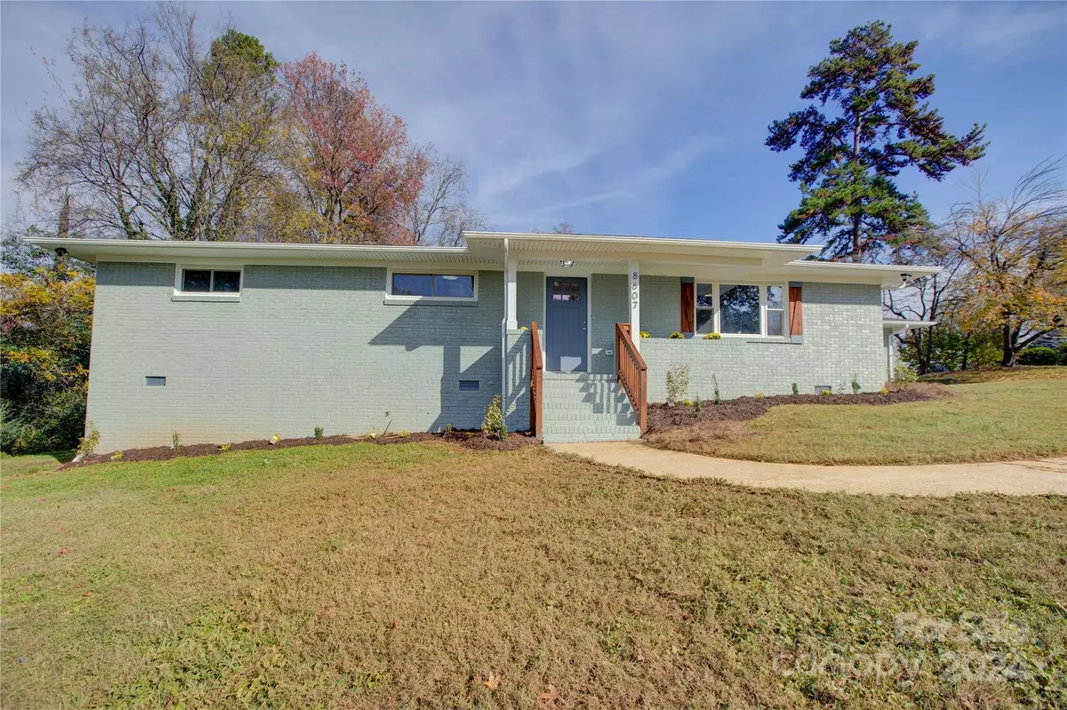 Charlotte, NC 28214,8607 Larchmont CIR